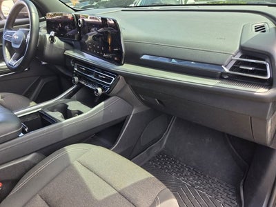 2024 Chevrolet Traverse AWD LT