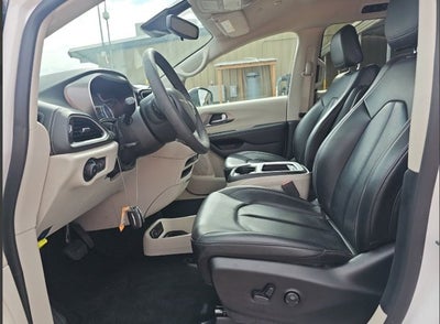 2023 Chrysler Pacifica Hybrid Touring L