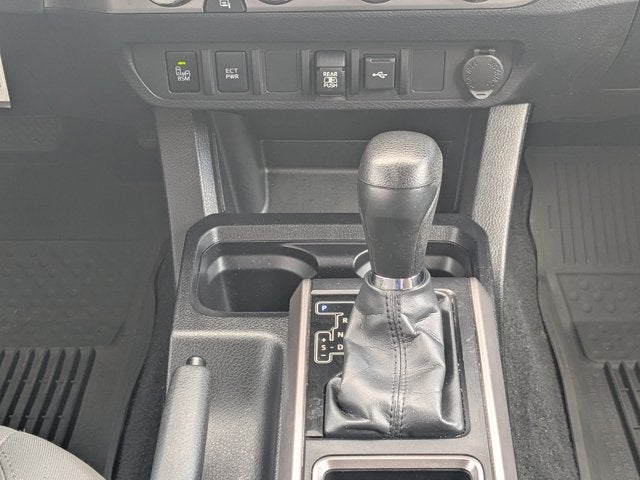 2022 Toyota Tacoma 4WD SR5