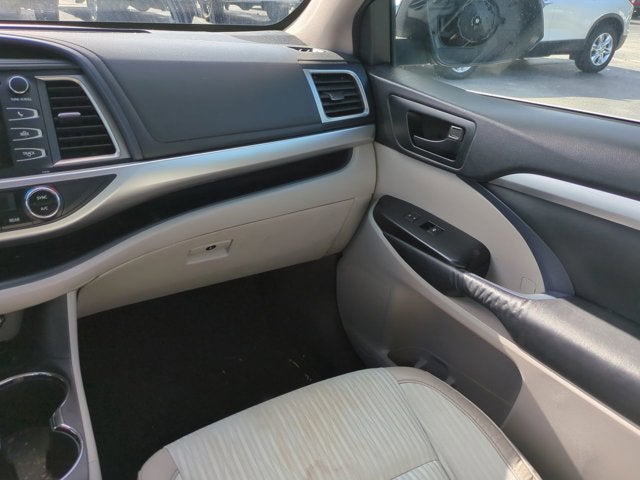 2015 Toyota Highlander LE