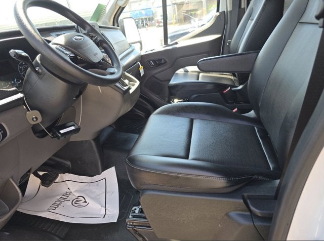 2024 Ford Transit Cargo Van T-250 148" Med Rf 9070 GVWR RWD