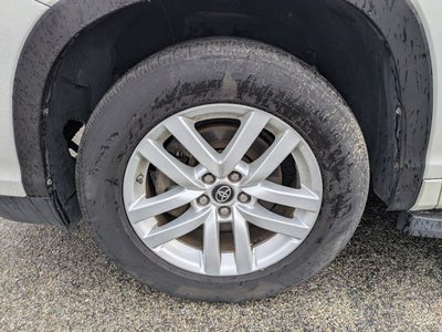 2016 Toyota Highlander LE