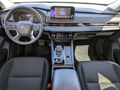 2022 Mitsubishi Outlander ES