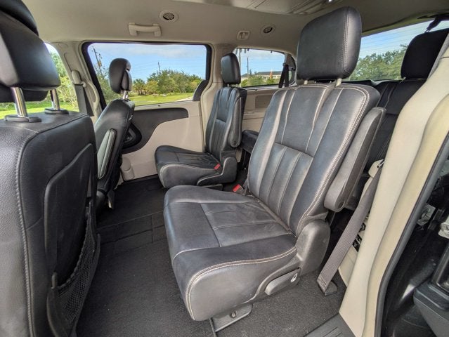 2015 Chrysler Town & Country Touring