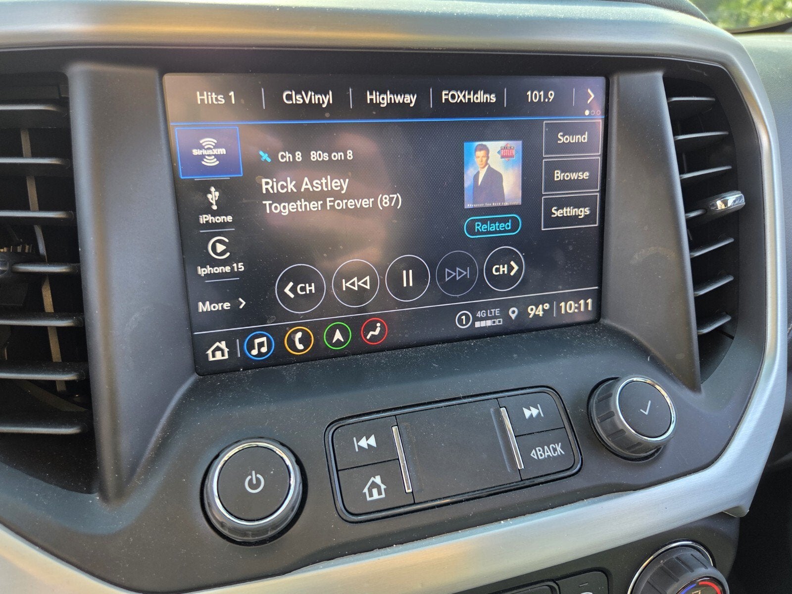 2023 GMC Acadia SLT