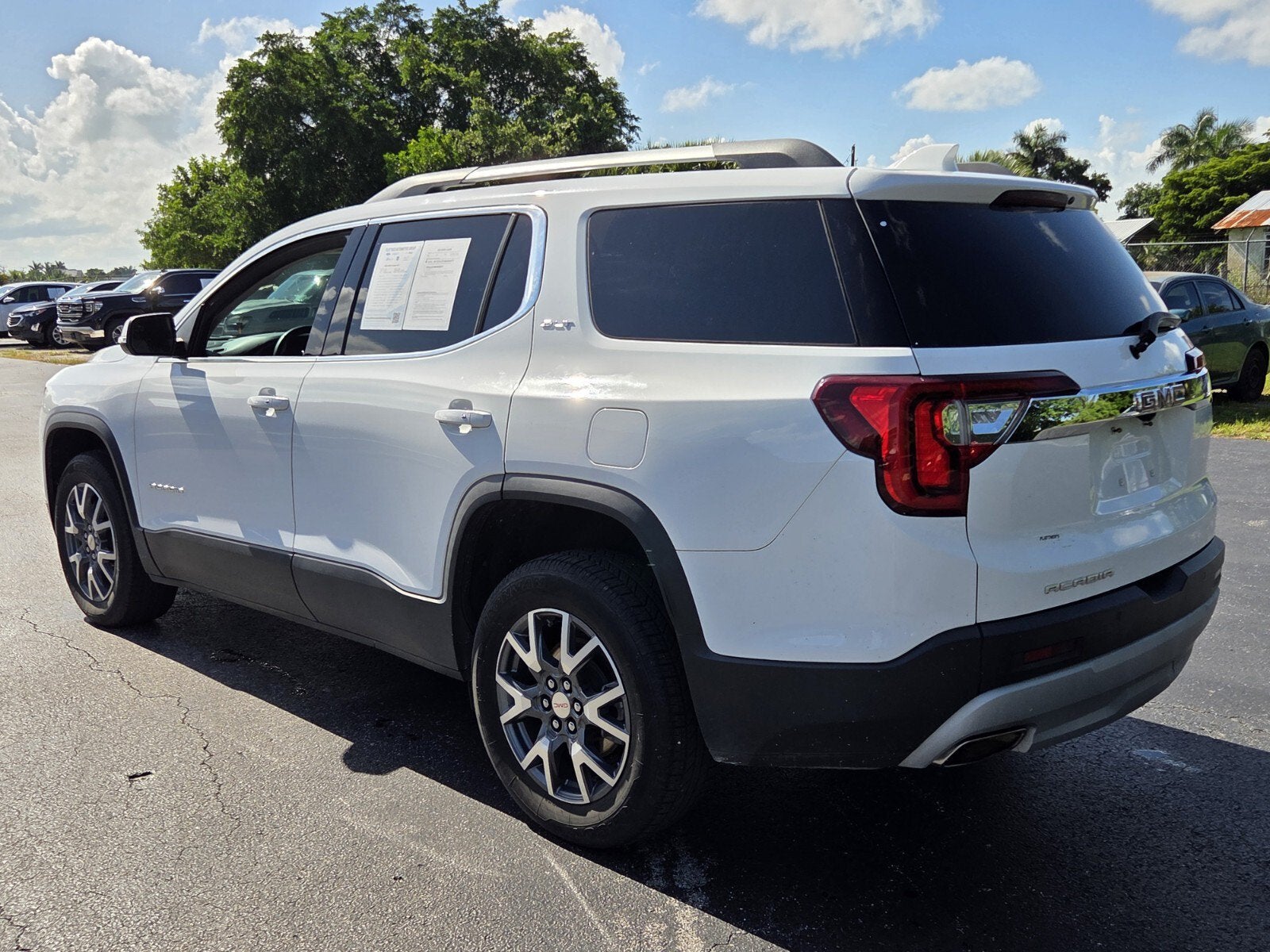 2023 GMC Acadia SLT