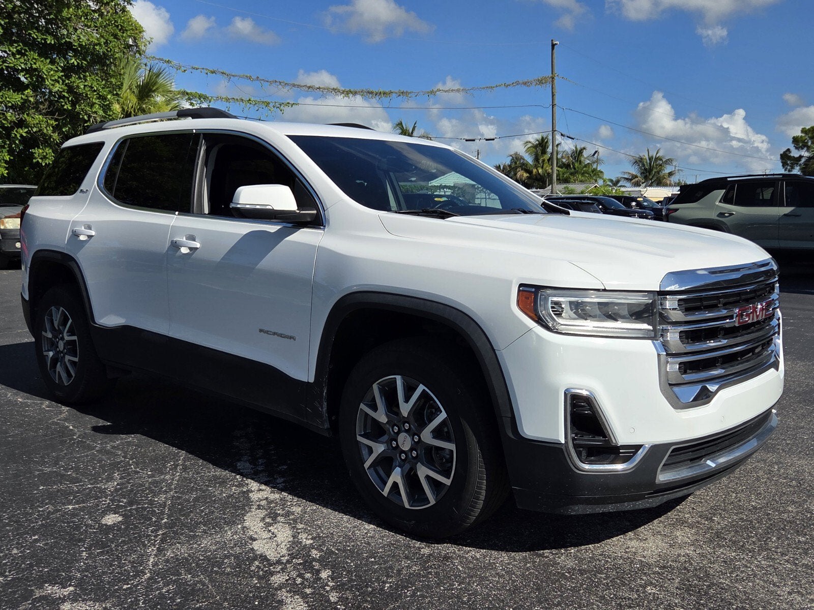 2023 GMC Acadia SLT