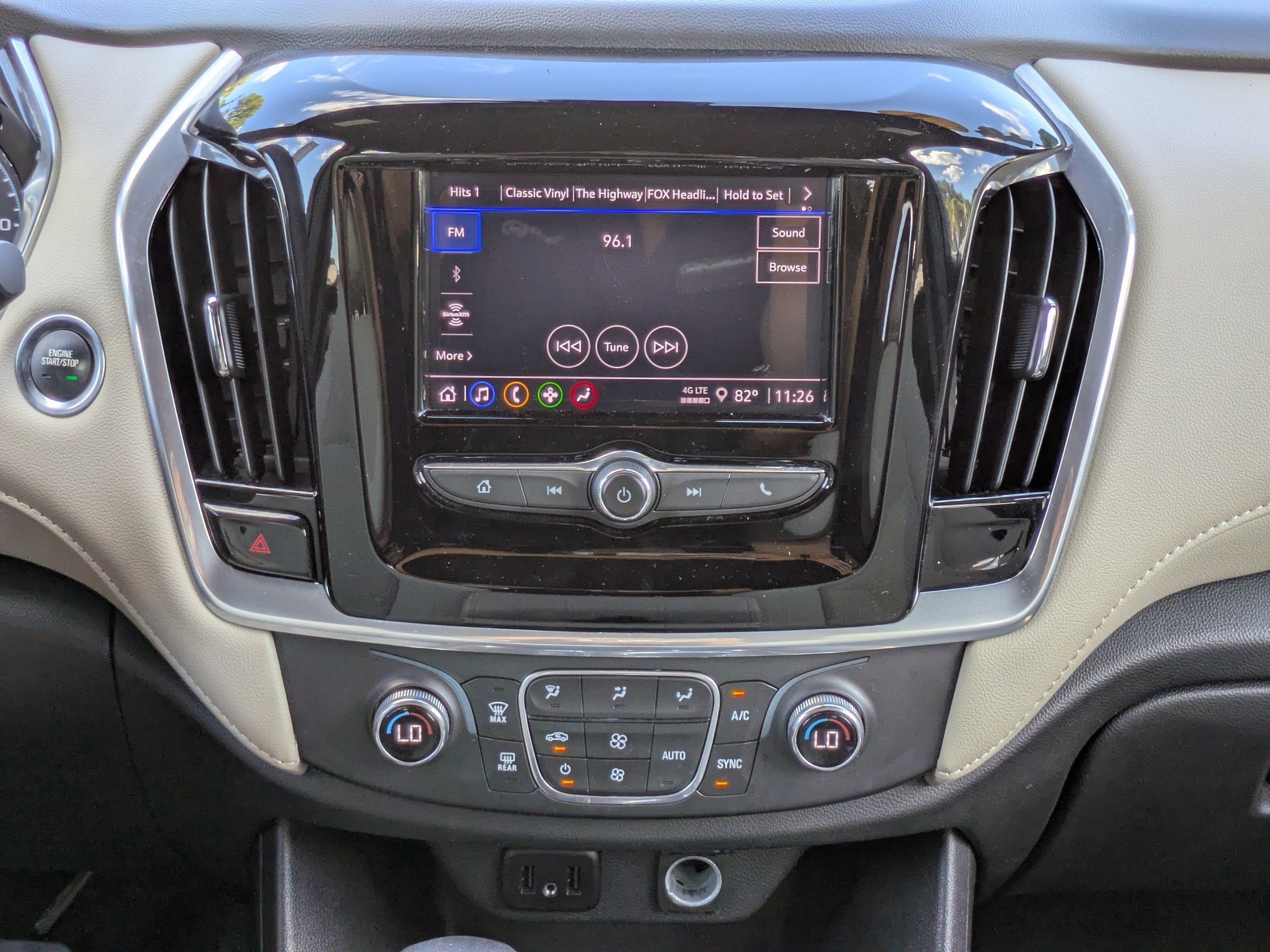 2022 Chevrolet Traverse LS