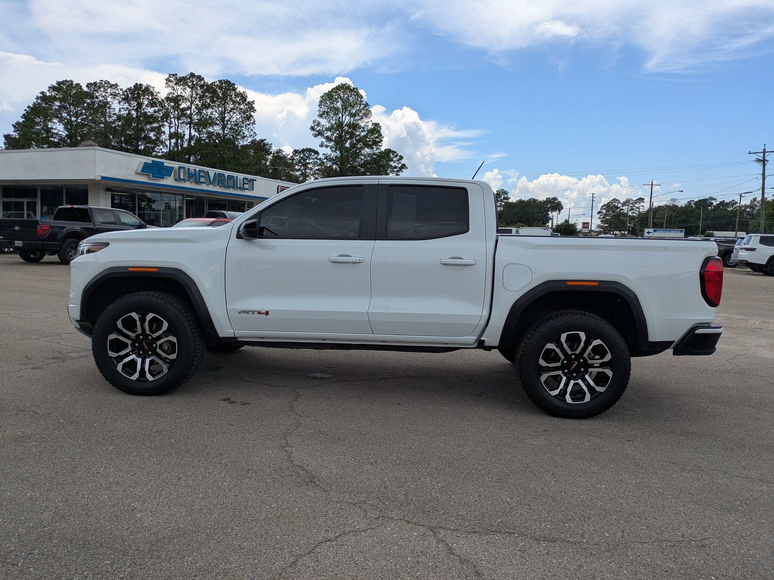 2025 GMC Canyon AT4