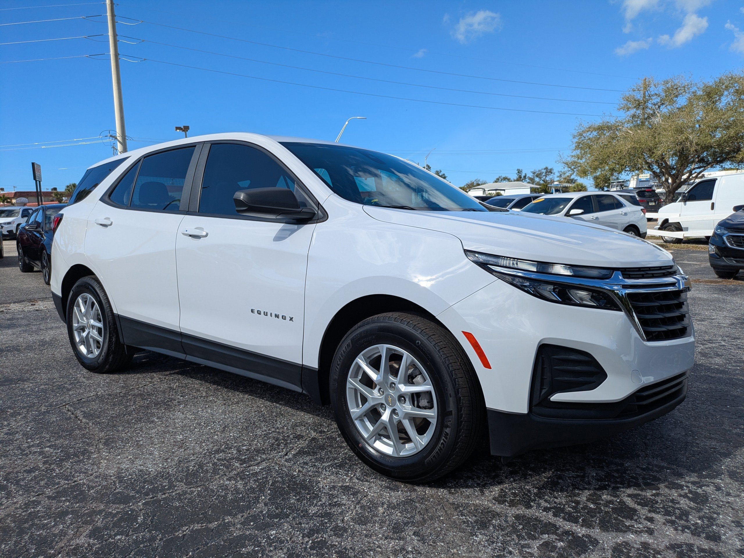 2023 Chevrolet Equinox LS