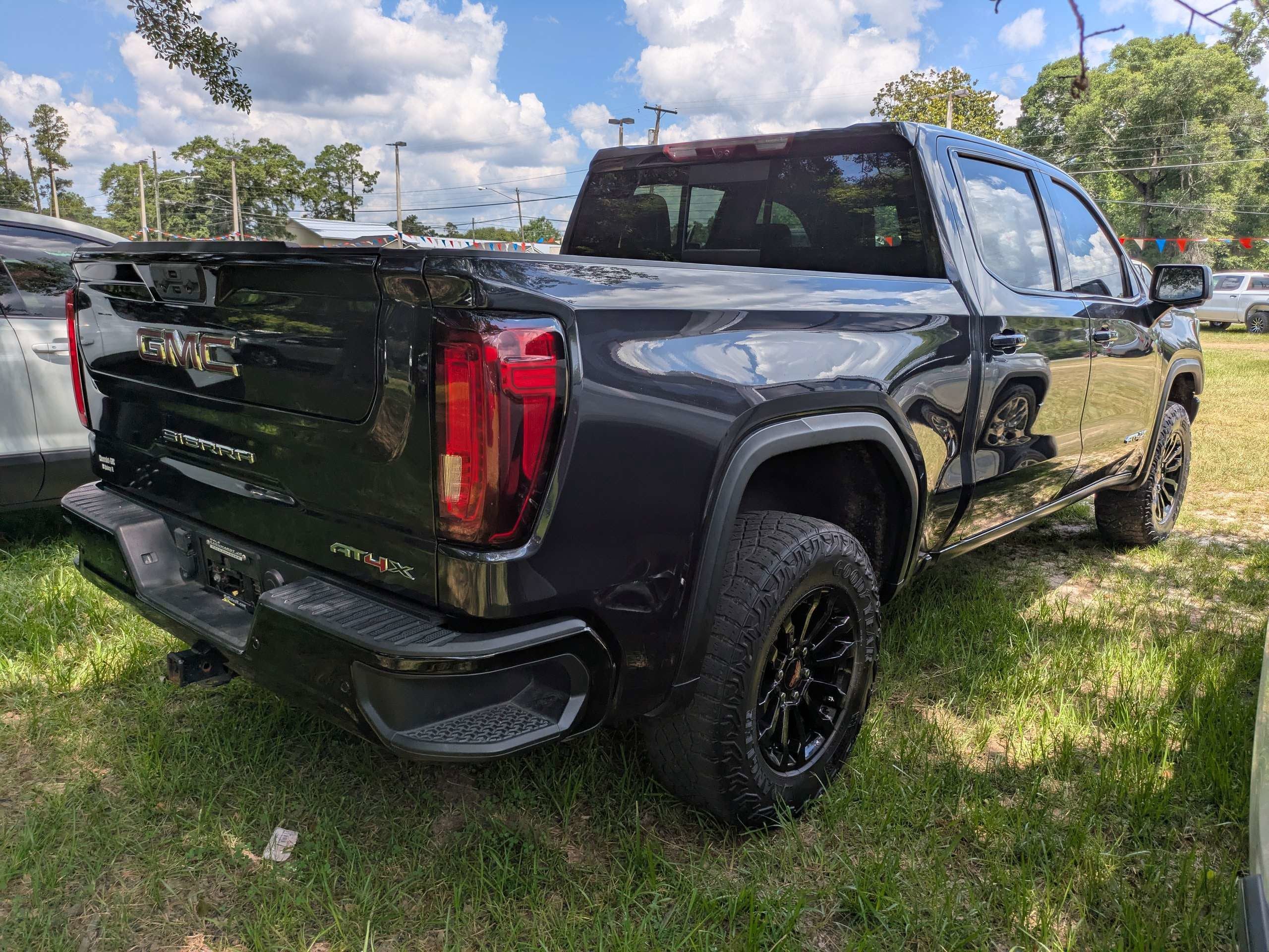 2023 GMC Sierra 1500 AT4X