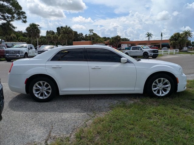 2015 Chrysler 300 Limited