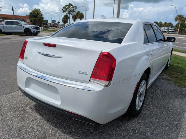 2015 Chrysler 300 Limited
