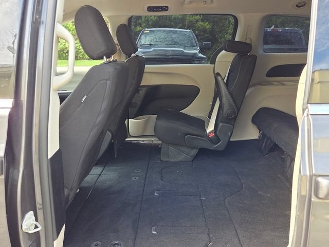2020 Chrysler Voyager LX