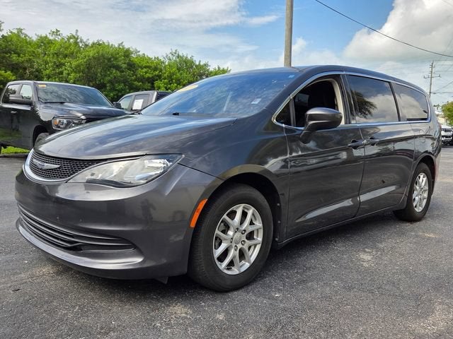 2020 Chrysler Voyager LX