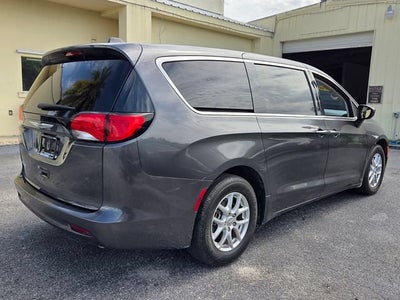 2020 Chrysler Voyager LX