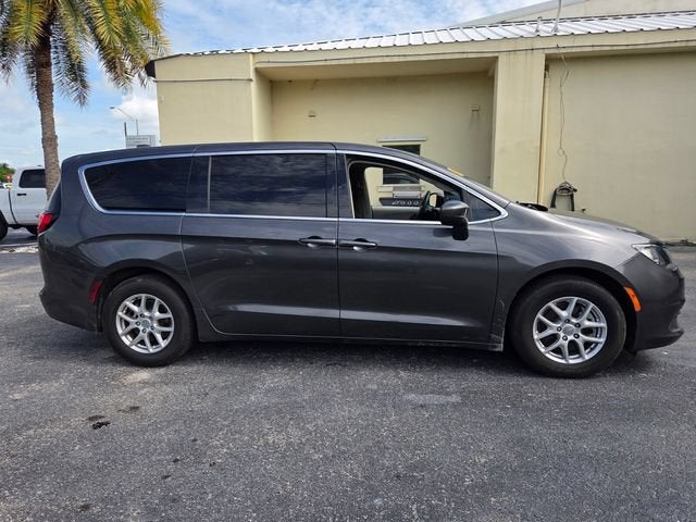 2020 Chrysler Voyager LX