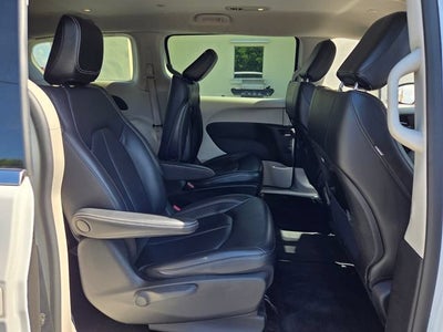 2023 Chrysler Pacifica Hybrid Touring L