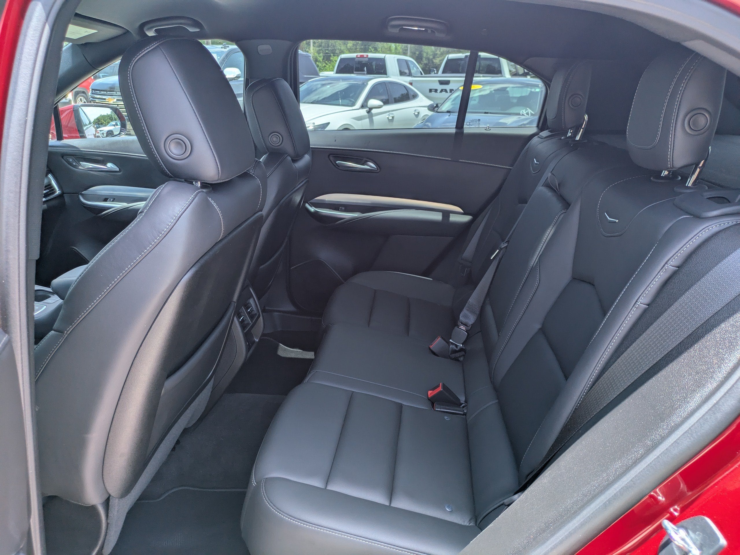 2022 Cadillac XT4 FWD Premium Luxury