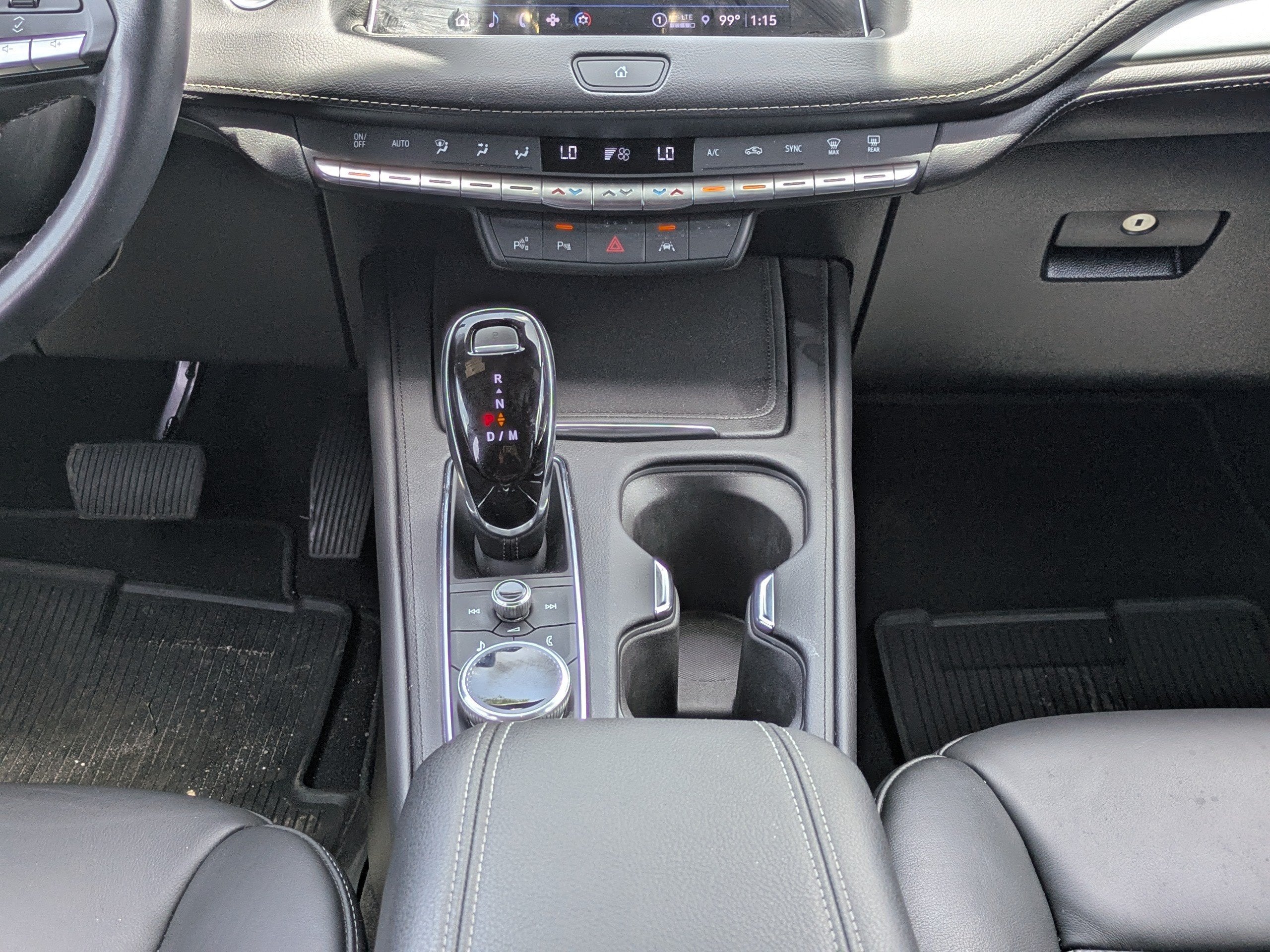 2022 Cadillac XT4 FWD Premium Luxury