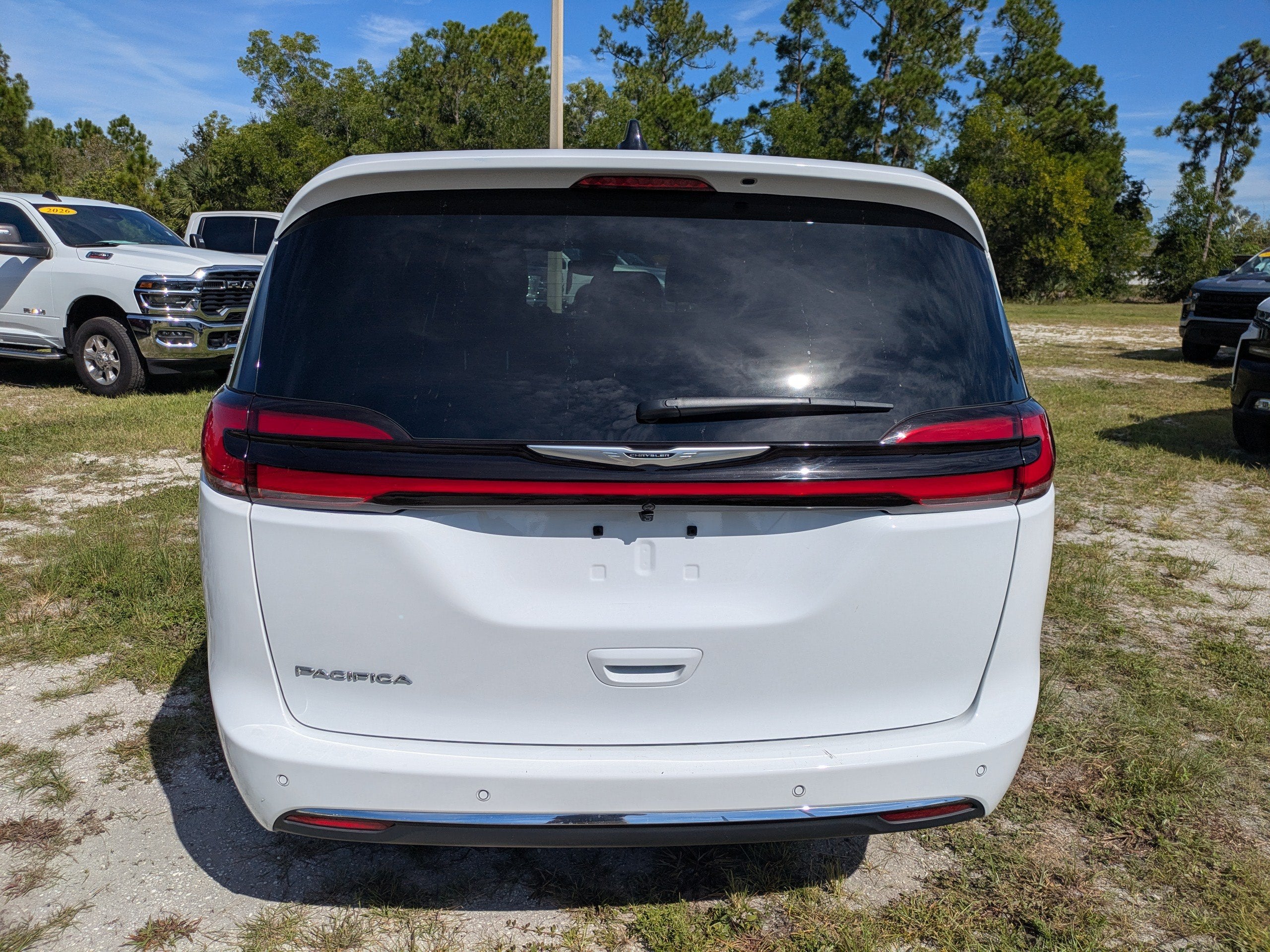 2026 Chrysler Pacifica Select