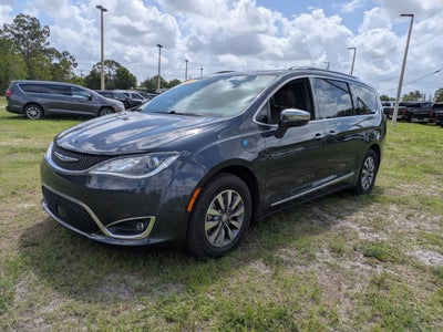 2020 Chrysler Pacifica Hybrid Limited
