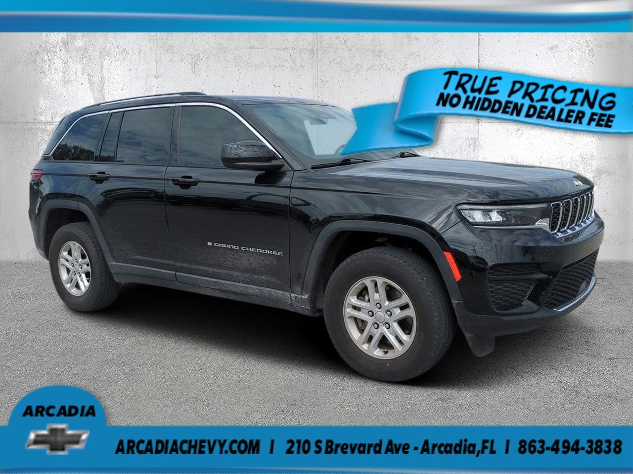 2023 Jeep Grand Cherokee Laredo 4x2