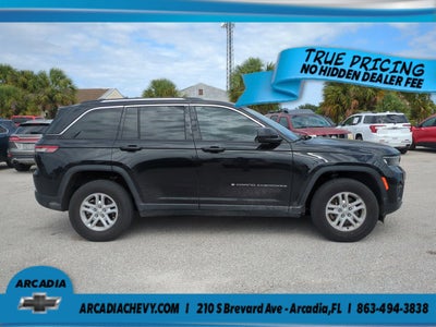 2023 Jeep Grand Cherokee Laredo 4x2
