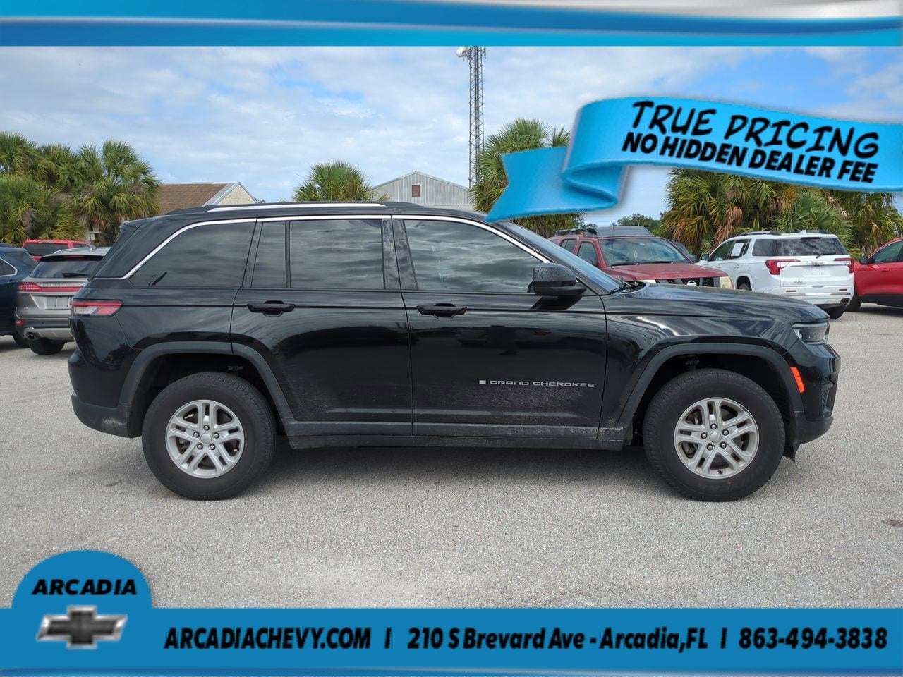 2023 Jeep Grand Cherokee Laredo 4x2