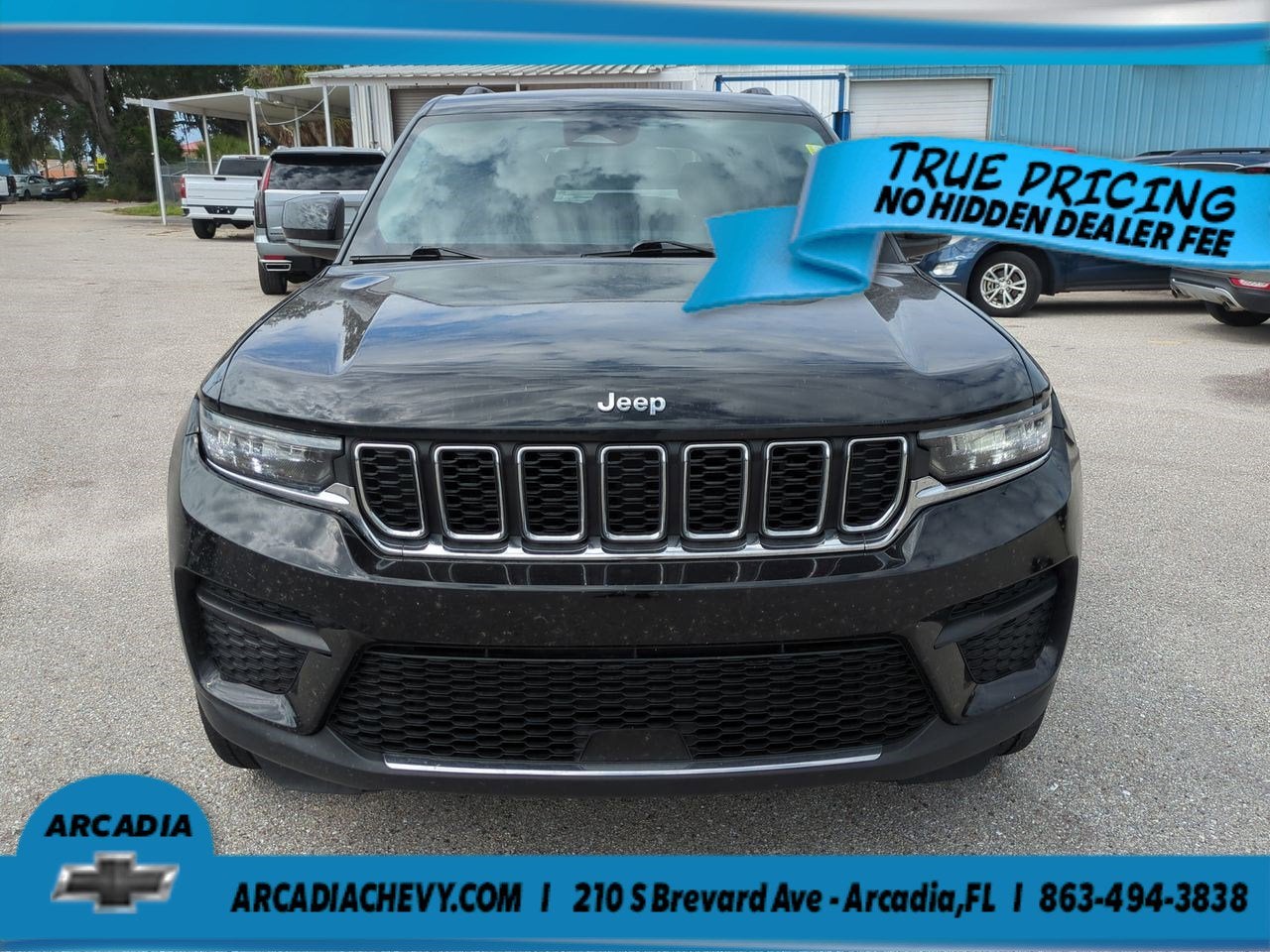 2023 Jeep Grand Cherokee Laredo 4x2