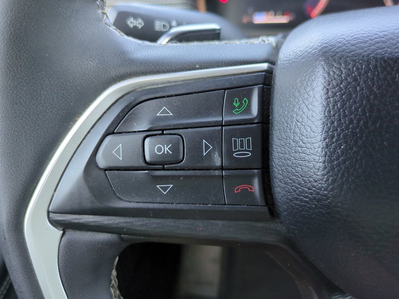 2023 Jeep Grand Cherokee L Altitude 4x2