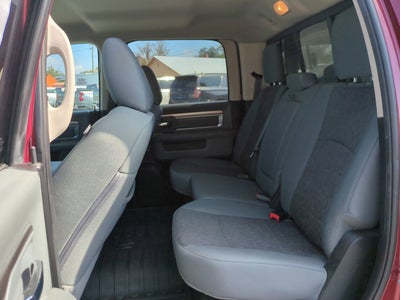 2018 RAM 1500 Big Horn Crew Cab 4x4 5'7" Box