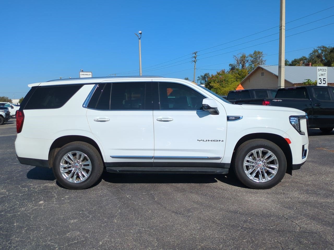 2022 GMC Yukon SLT