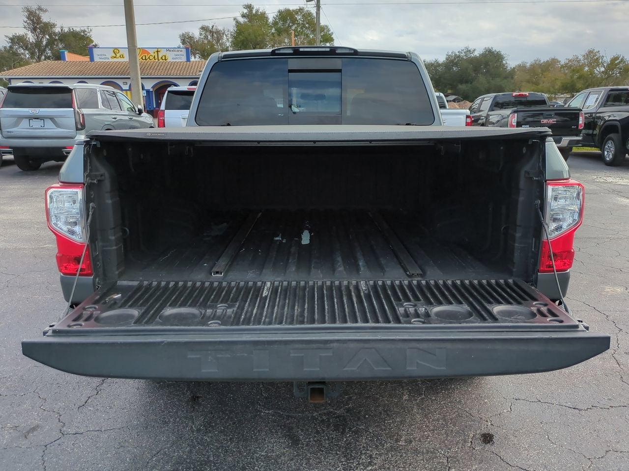 2017 Nissan TITAN SL