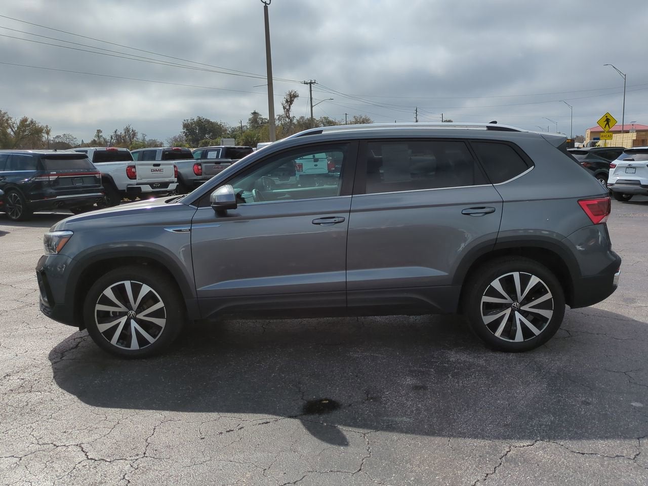 2024 Volkswagen Taos SE