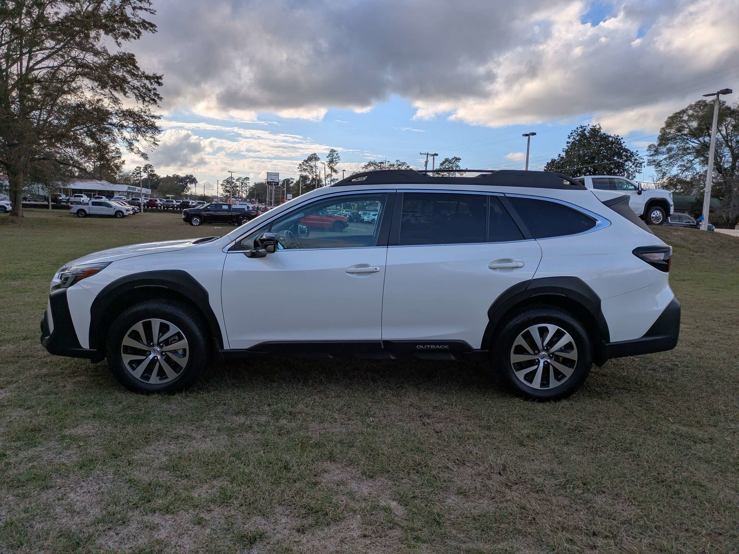 2023 Subaru Outback Premium