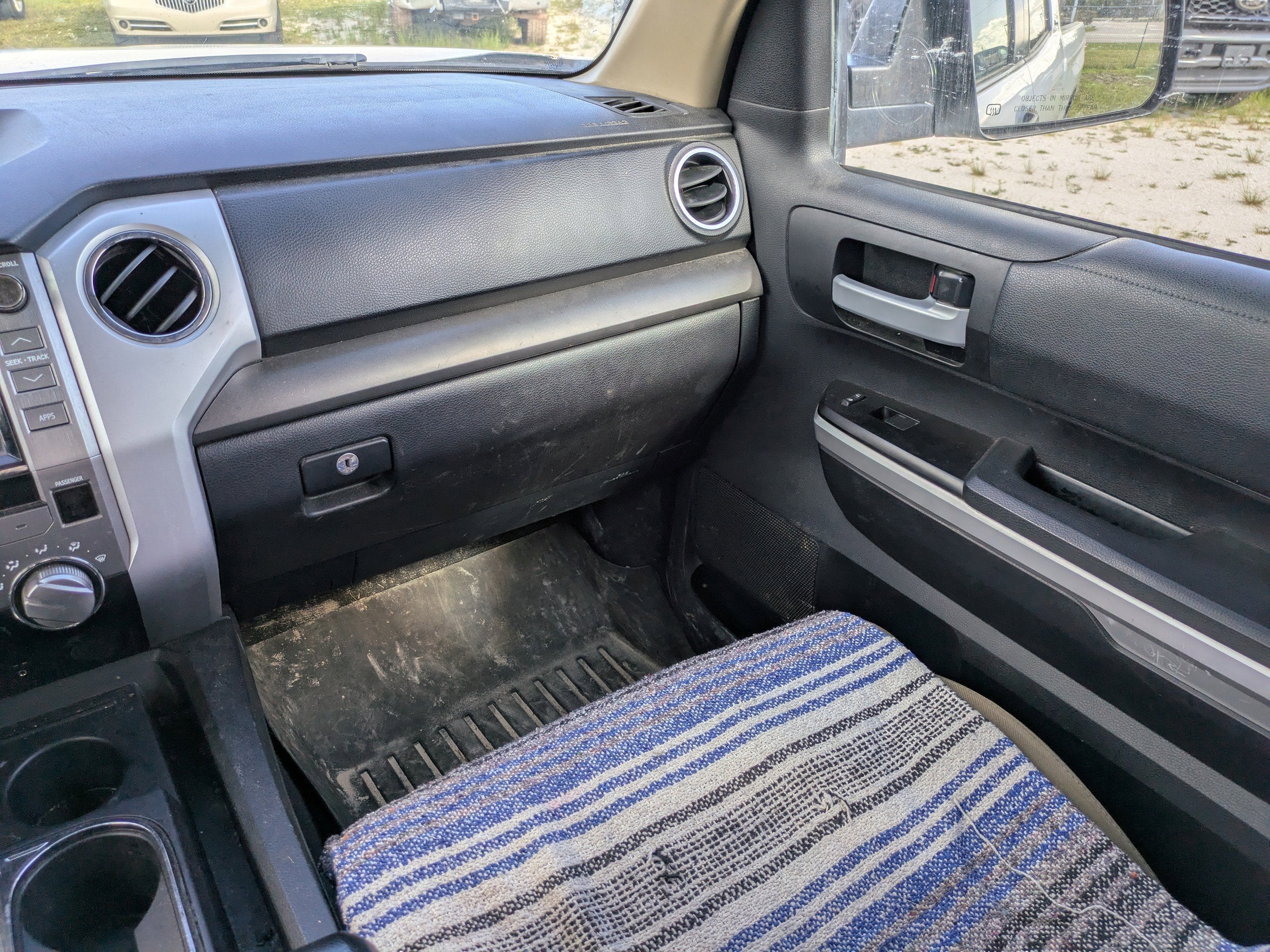 2016 Toyota Tundra SR5 5.7L V8