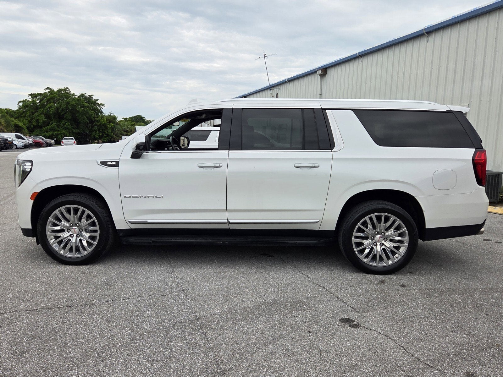2023 GMC Yukon XL Denali