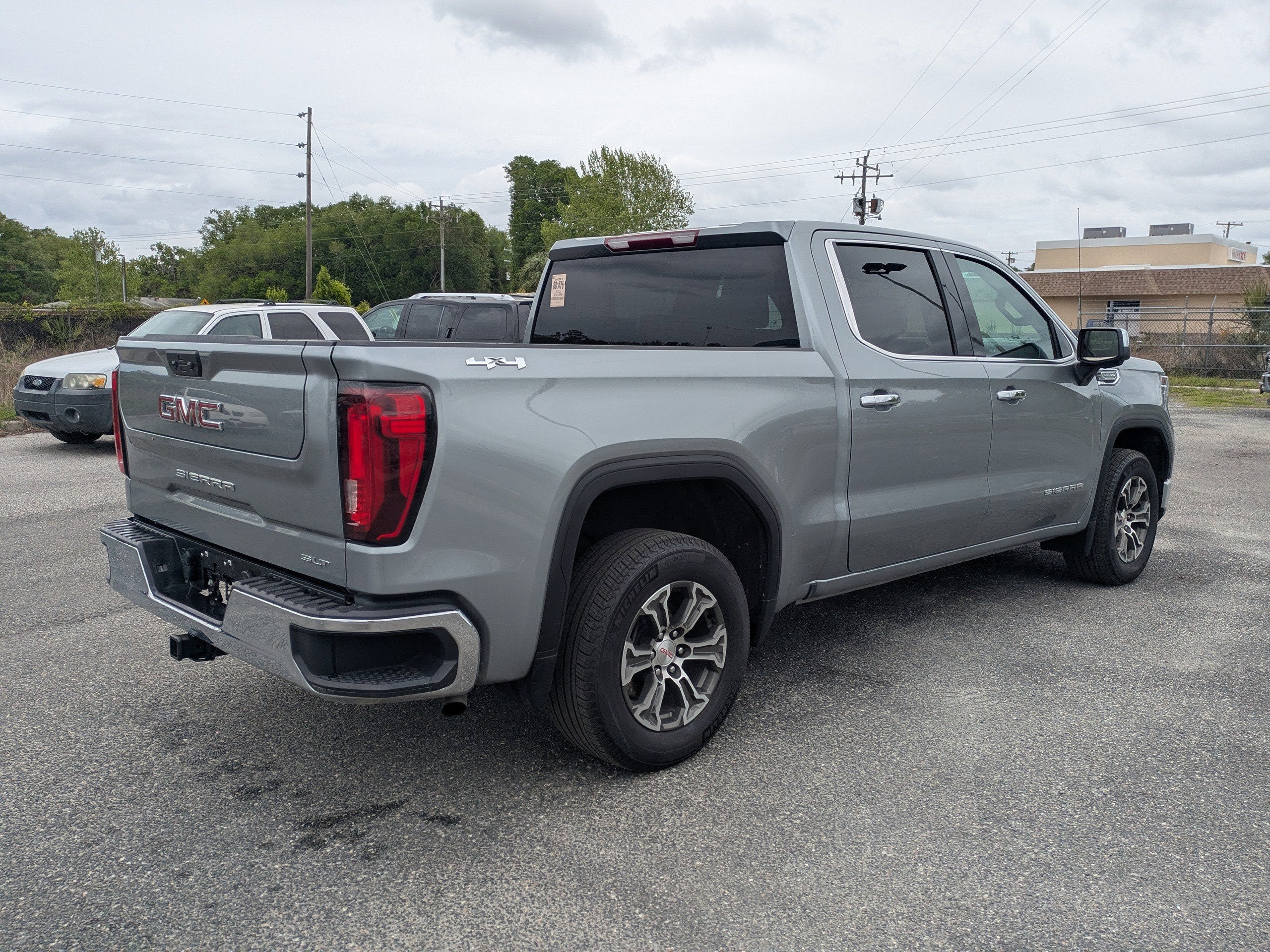 2025 GMC Sierra 1500 SLT