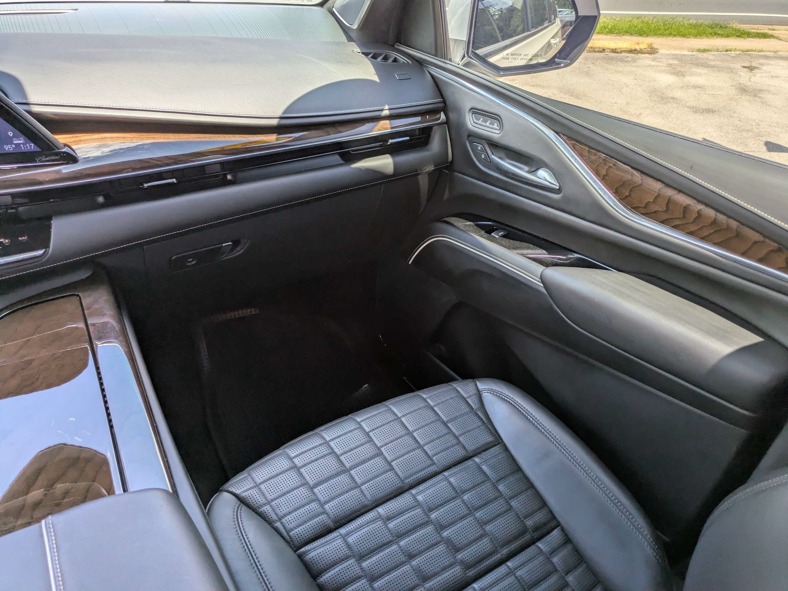 2023 Cadillac Escalade ESV Sport Platinum